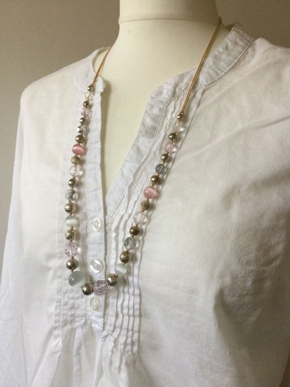 Colliers: Collier perles blanches & perles rose œil-de-chat, NEUF – Neuf avec emballage d'origine à Agiez par chouchanelle 4