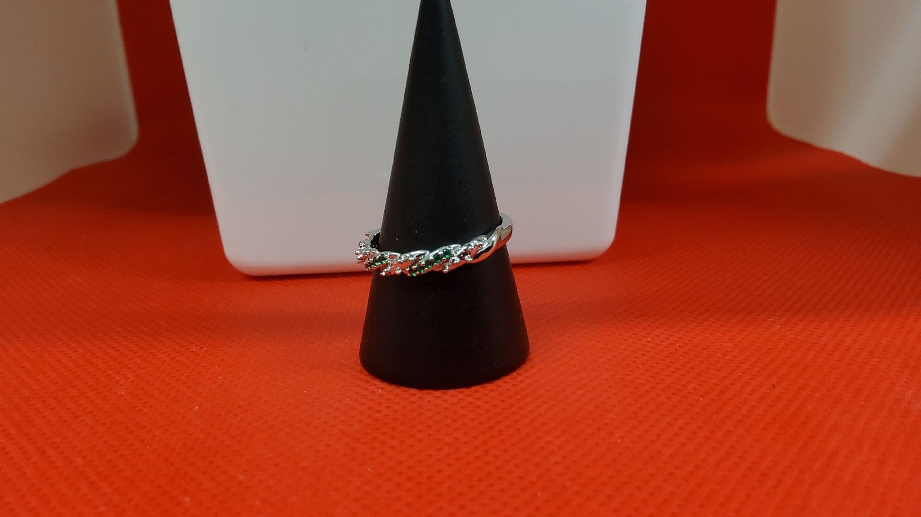 Ringe: ring mit grünen Steinen Gr. 56 – Neu und originalverpackt aus Herisau von Nluanalucas 1