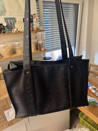 MCM Handtasche schwarz guter gebrauchter Zustand