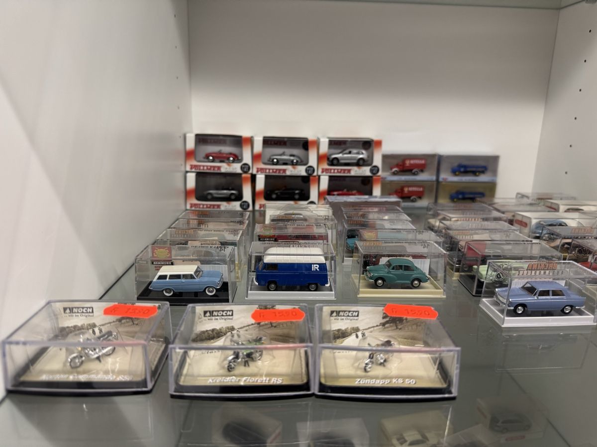 Kit di modellismo & Modellini statici: Brekina, Vollmer Modellautos – Nuovo e nell'imballaggio originale da Schnottwil venduto da stubi02 1