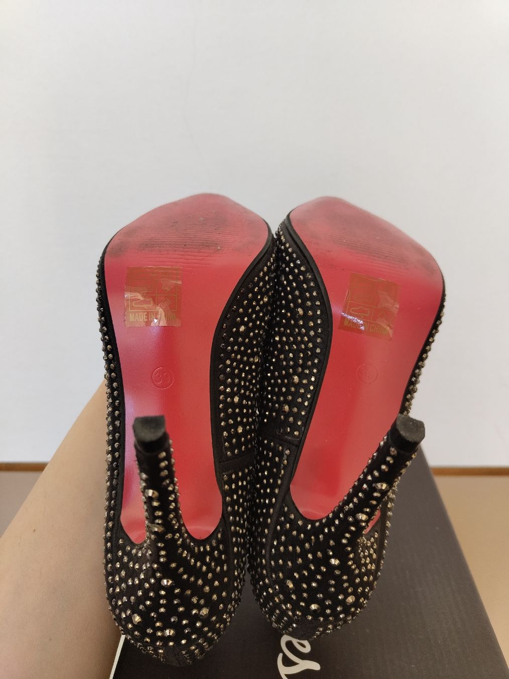 Scarpe da donna: Décolleté nere con strass, n.39 – Usato da Lugano venduto da mar_5j2q 8