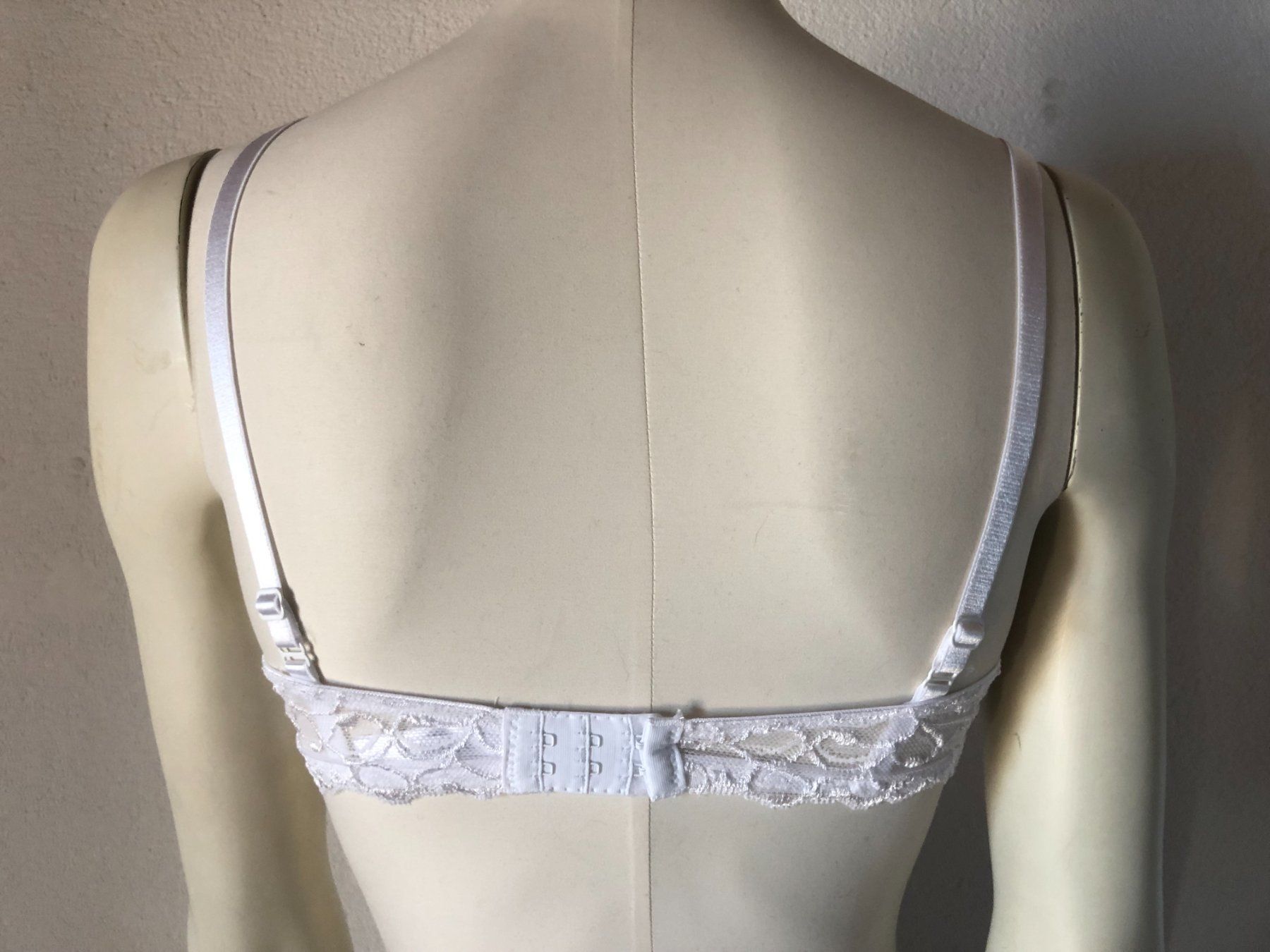 Sonstige Unterwäsche: BH weiss von BODYFLIRT – Neu (gemäss Beschreibung) aus Contra von Oly_93 2