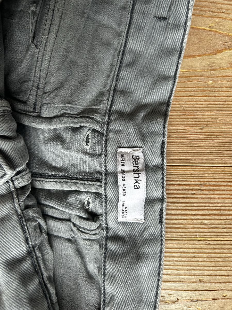 Jeans: Bershka Jeans – Nuovo (secondo la descrizione) da Bischofszell venduto da han_ml9d 2