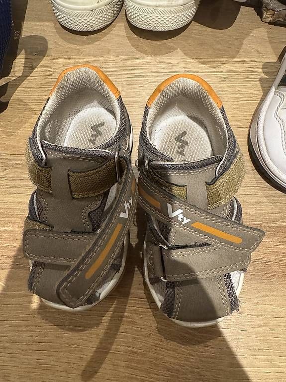 Scarpe per ragazzi: babyschuhe – Usato da Hunzenschwil venduto da elv_5m99 2