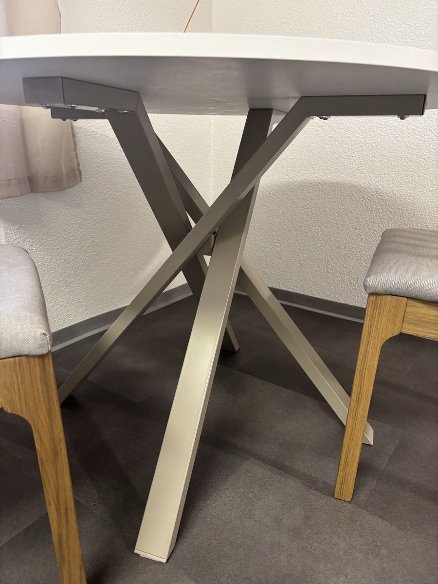 Tavoli: Moderner runder Esstisch  – Usato da Niederuzwil venduto da ann_ht2k 1