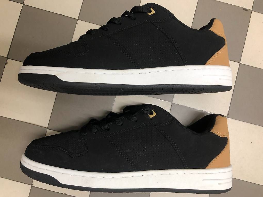 Scarpe da uomo: Sneakers Vty schwarz Grösse 45 NEU – Nuovo (secondo la descrizione) da Zürich venduto da Tivoli2 2