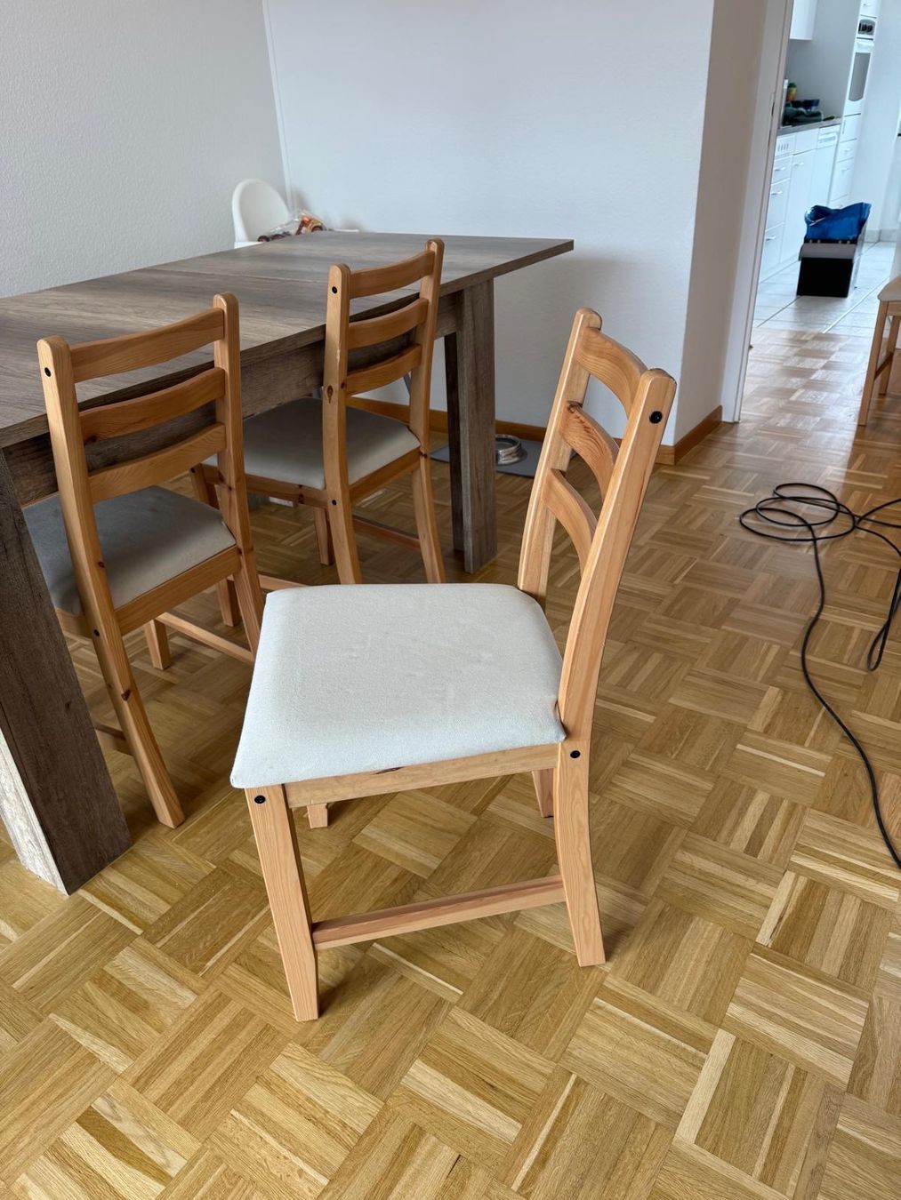 Set di tavolo e panche: Esstisch ausziehbar + Stühle – Usato da Bronschhofen venduto da evan.mastrangelo 2