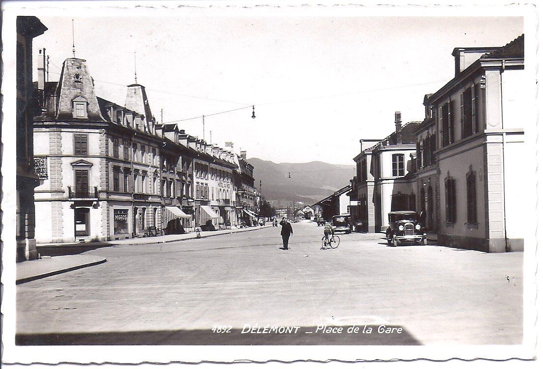Cartoline postali: DELEMONT, place de la gare – Usato da Les Verrières venduto da Scampi0