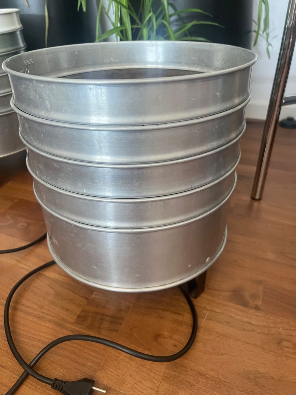 Küchengeräte: Sigg Dörrex Dörrautomat inkl. 4 Gittern – Gebraucht aus Jona von Sariksa