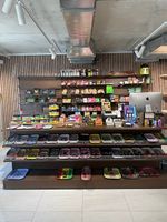 AMÉNAGEMENT COMPLET DE MAGASIN - GONDOLES + COMPTOIR