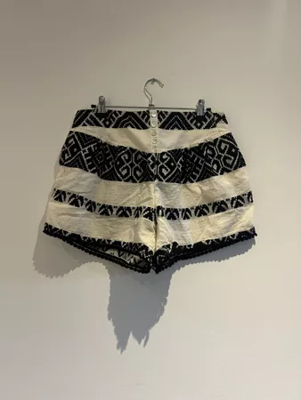 Shorts von Pearl & Caviar