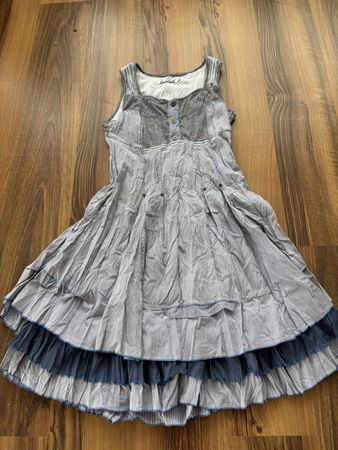 Kleid im Lagenlook und Knittereffekt 