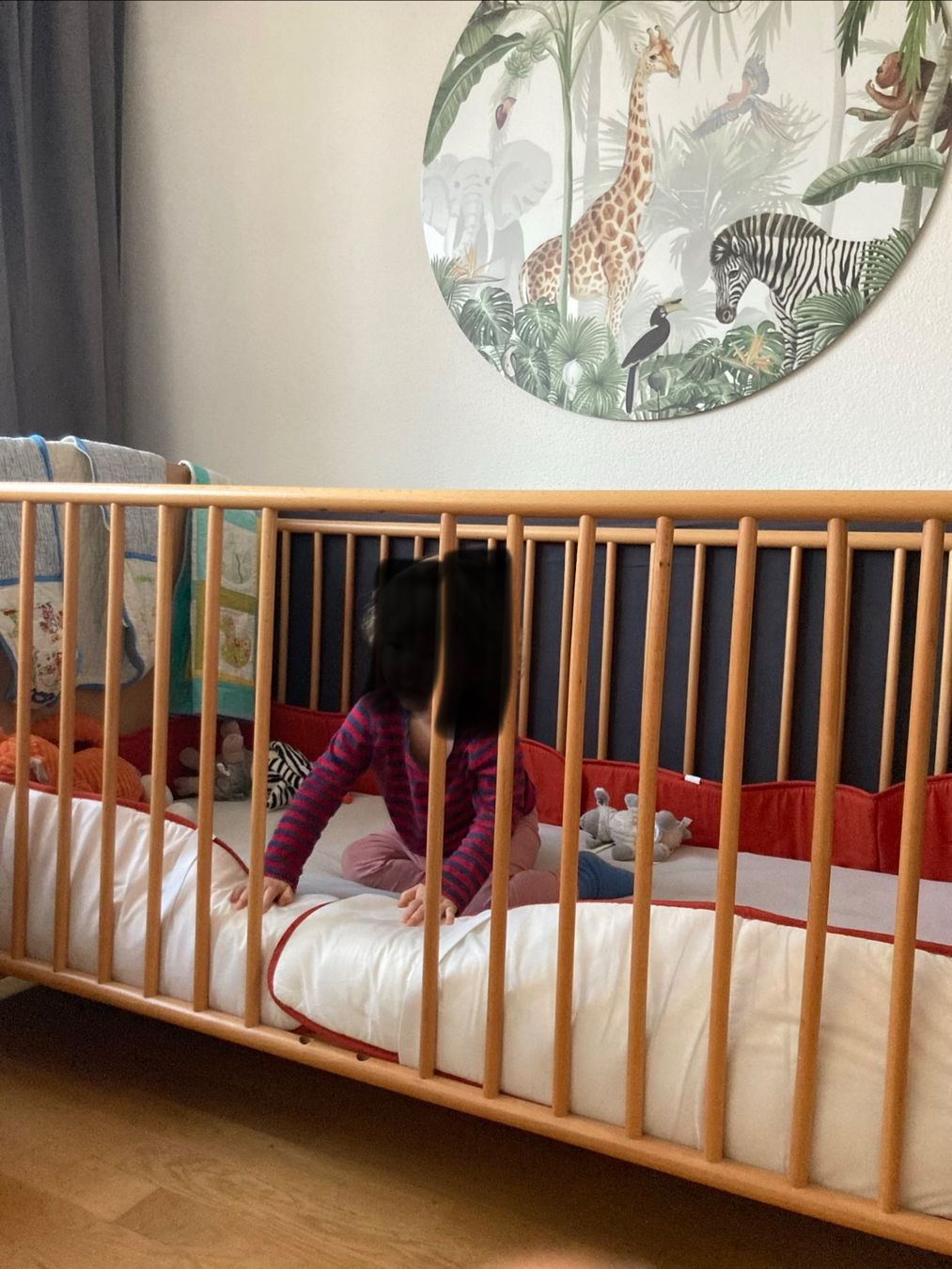 Betten: Kinderbett aus Holz hell 140x70 cm – Gebraucht aus Winterthur von Rica_3