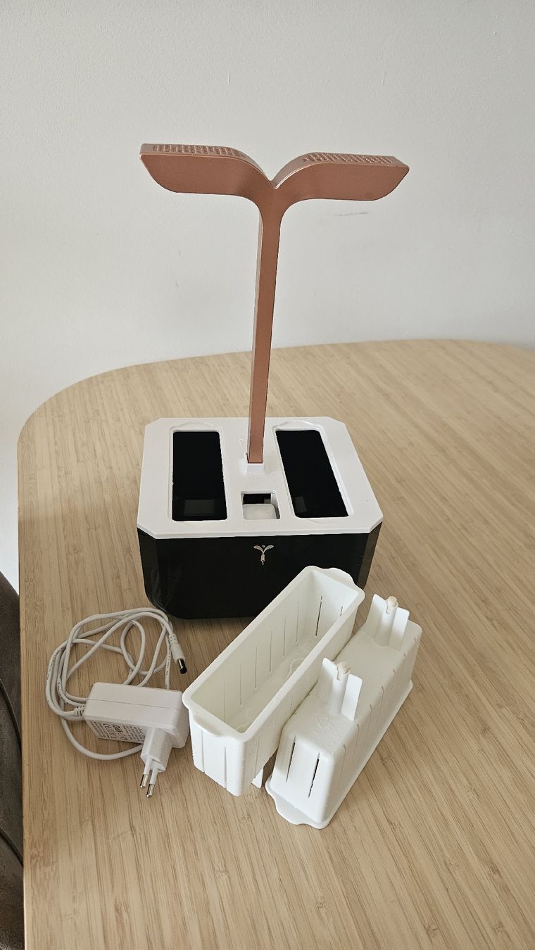 Altro: Indoor Garten Véritable Exksy Smart, Kräutergarten mit Lampe – Usato da Winterthur venduto da mic_87r7 1