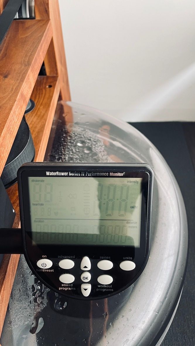 WaterRower Hometrainer: WaterRower Rudergerät Nussbaum mit Smartrow – Neu (gemäss Beschreibung) aus Maur von Grandslam 6