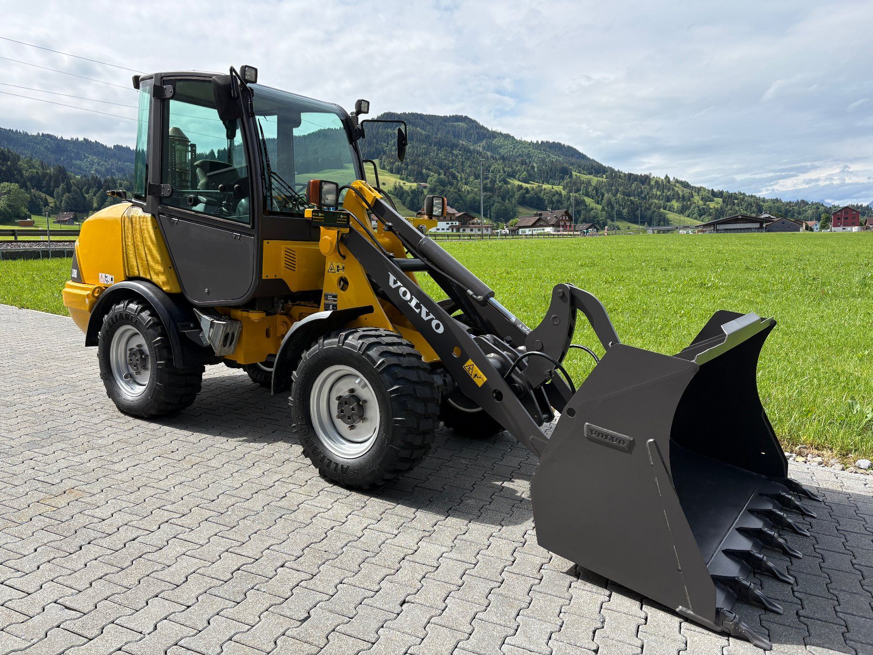Hoflader: Volvo L20B Pneulader – Gebraucht aus Rothenthurm von FHS6418