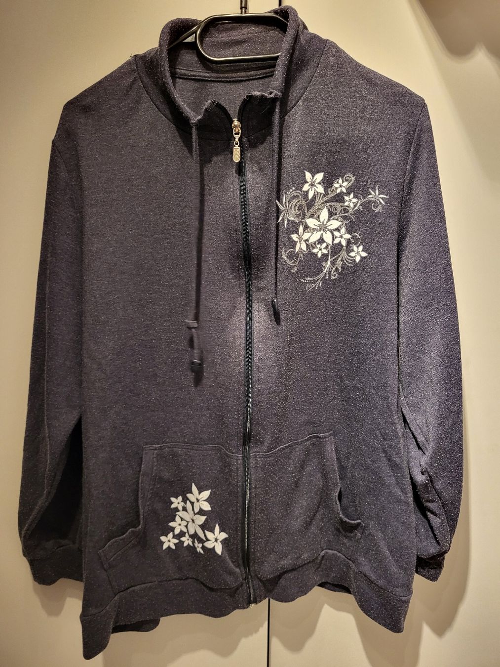 Giacche: Damen Sweatjacke Gr. L mit Blumenmuster top! – Usato da Felben-Wellhausen venduto da Brummbaer90