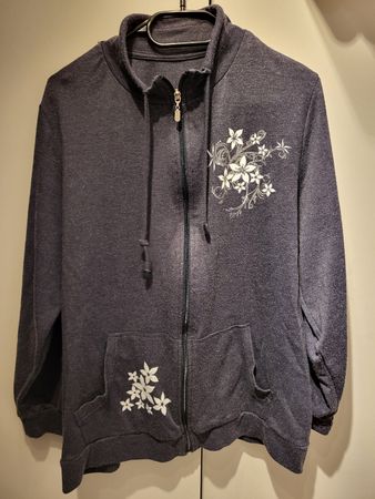 Damen Sweatjacke Gr. L mit Blumenmuster top!