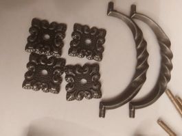 Beschläge 4 Rosetten 4 Griffe Antik Metall neu
