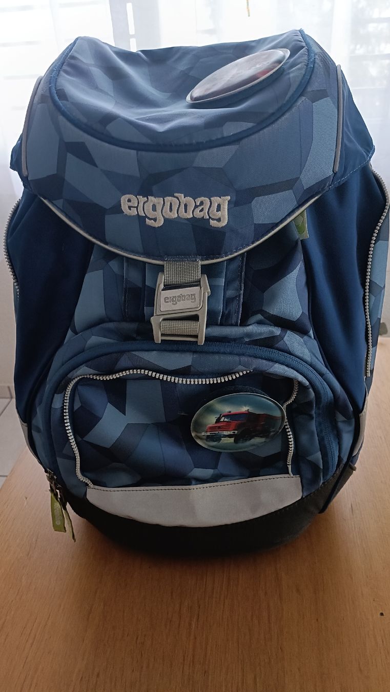 Ergobag Kindertaschen: Ergobag Schulthek mit Turnsack – Gebraucht aus Hinwil von Anlija