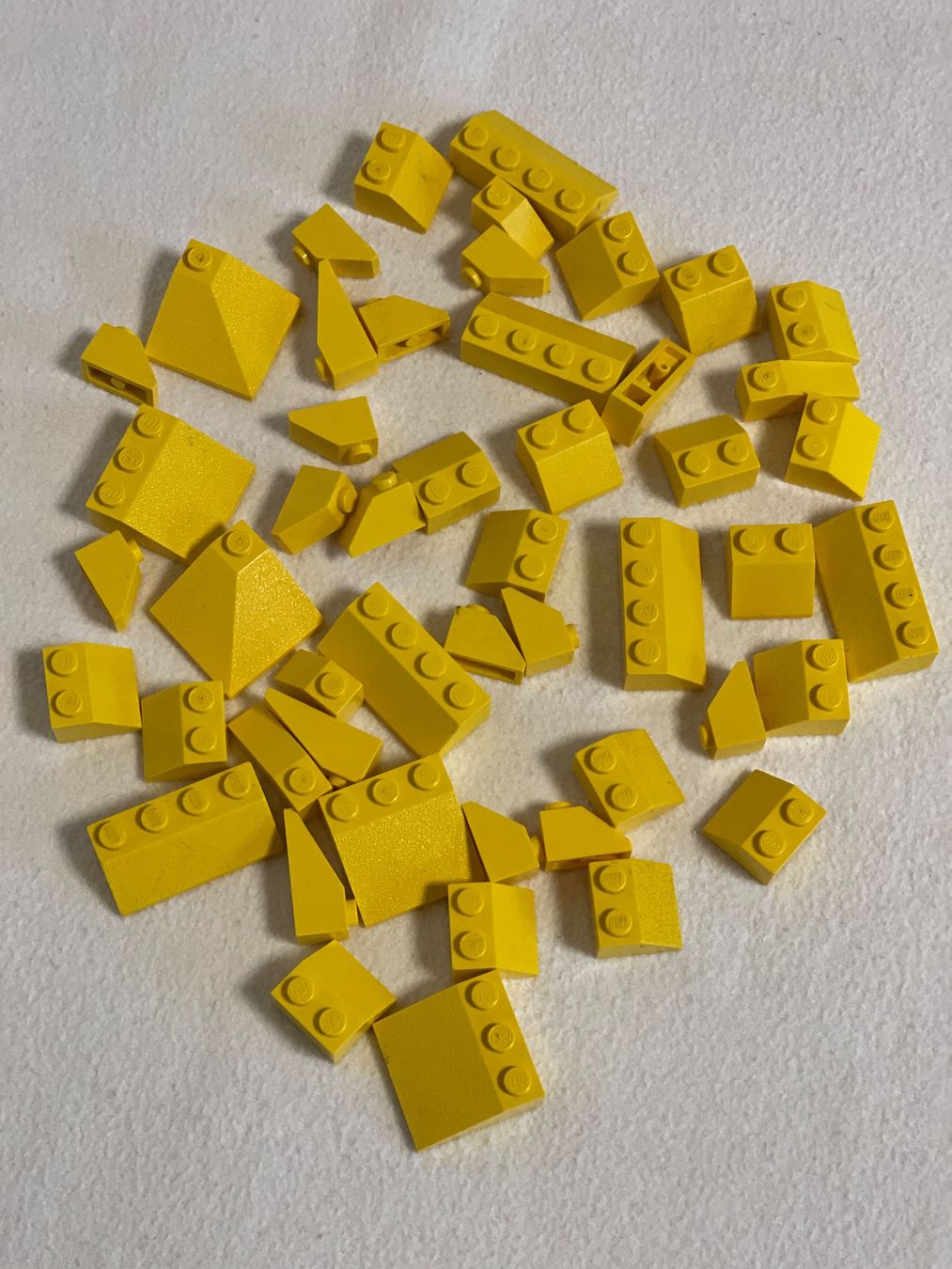 Lego Giocattoli: LEGO- 50 Gelbe Dach Steine – Usato da Gelterkinden venduto da cobra0110
