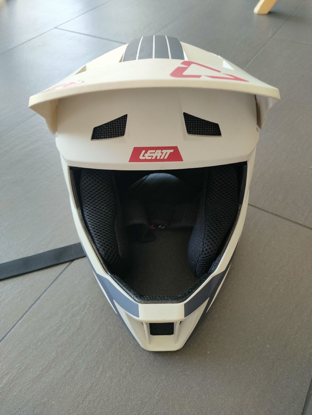 Leatt Helme: Leatt MTB Helm Downhill  Grösse xxs Junior 51-52 – Gebraucht aus Therwil von OliviaH01 1