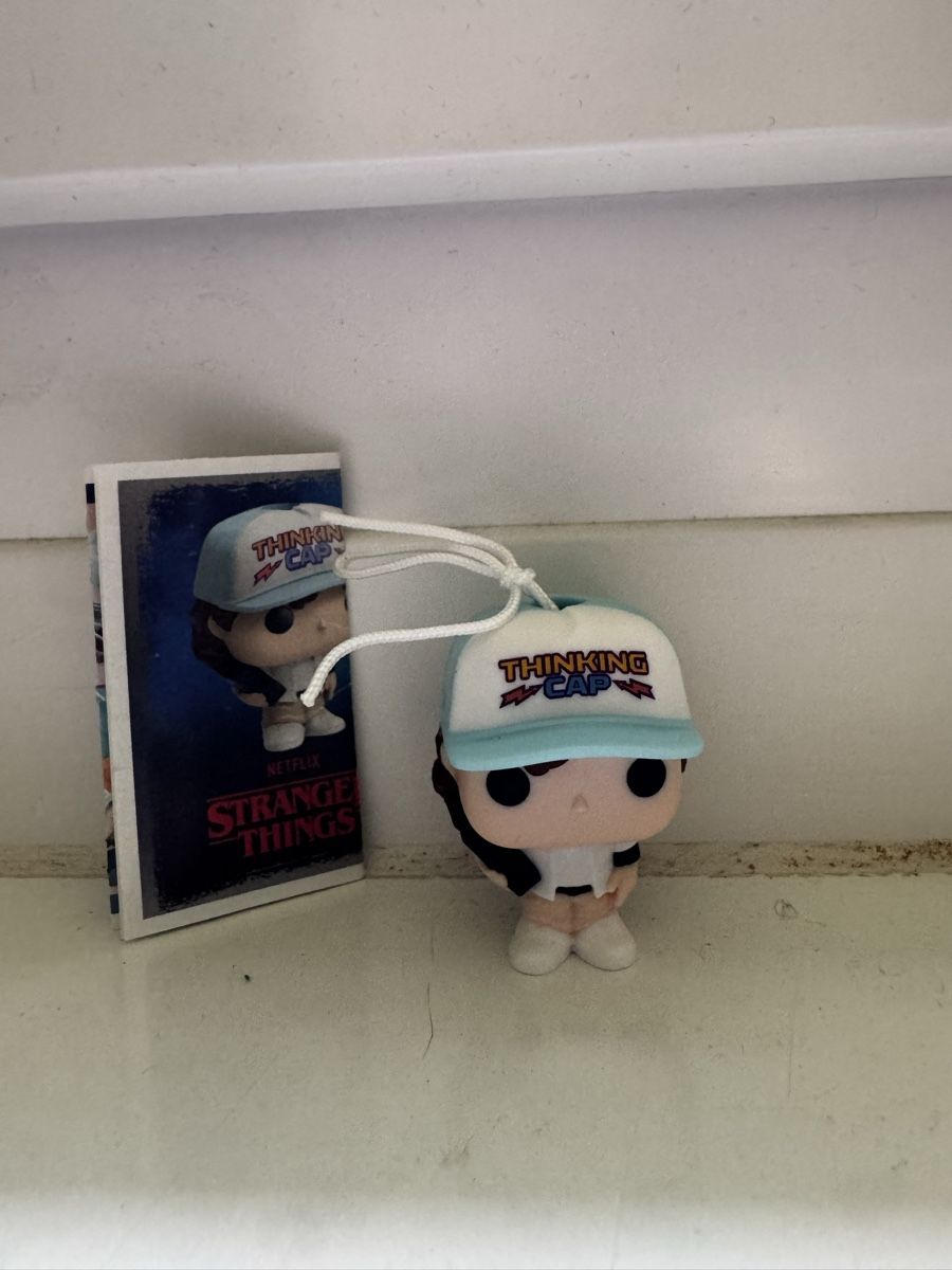 Funko Statuette: Stranger Things Funko Pop Kinder Joy - Dustin – Usato da Zürich venduto da thishoyaofmine