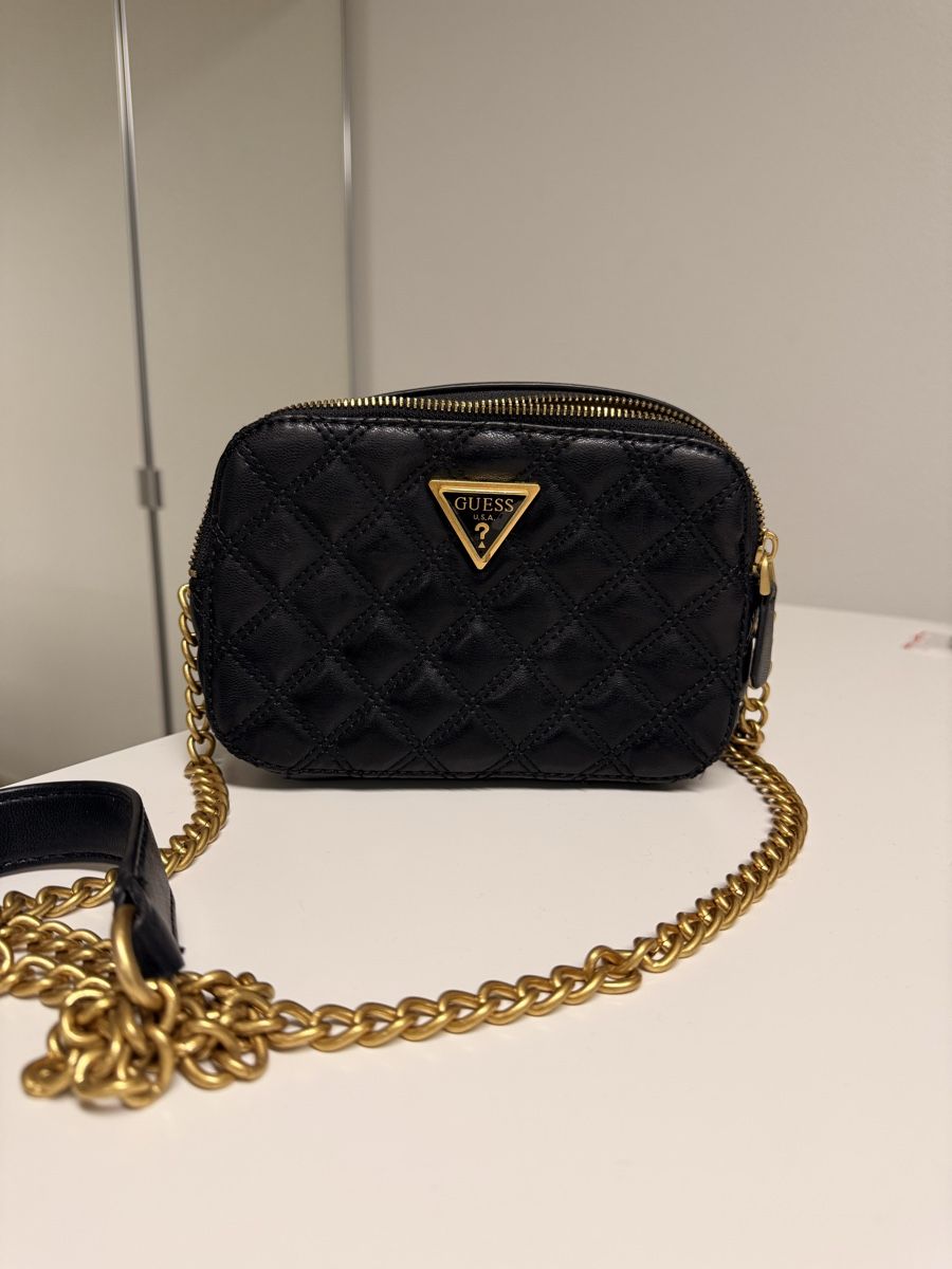 Guess Borse da donna: Guess Umhängetasche – Usato da Dübendorf venduto da Debbiedeborah