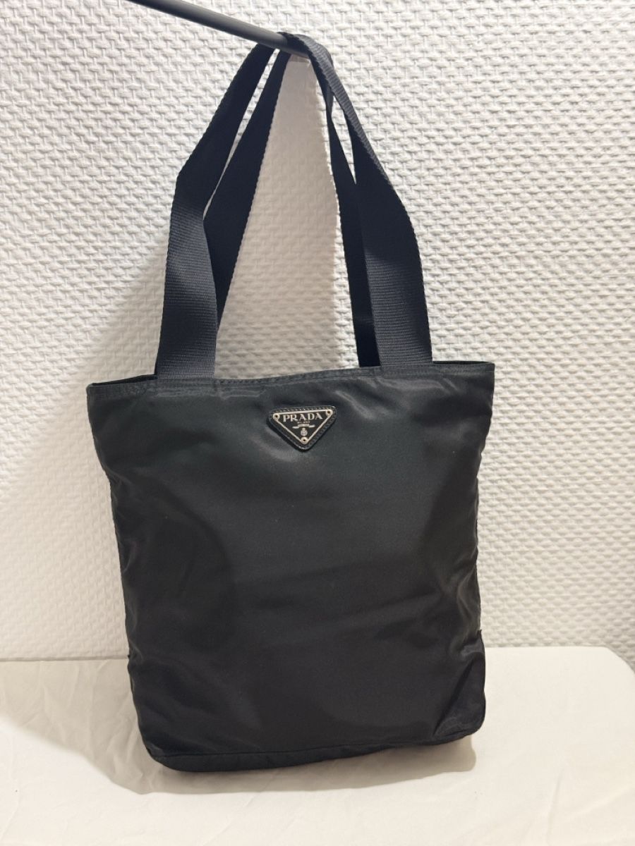 Prada Sacs: Prada Tote Bag Black Nylon  – D'occasion à Geneve par DarlingVintage