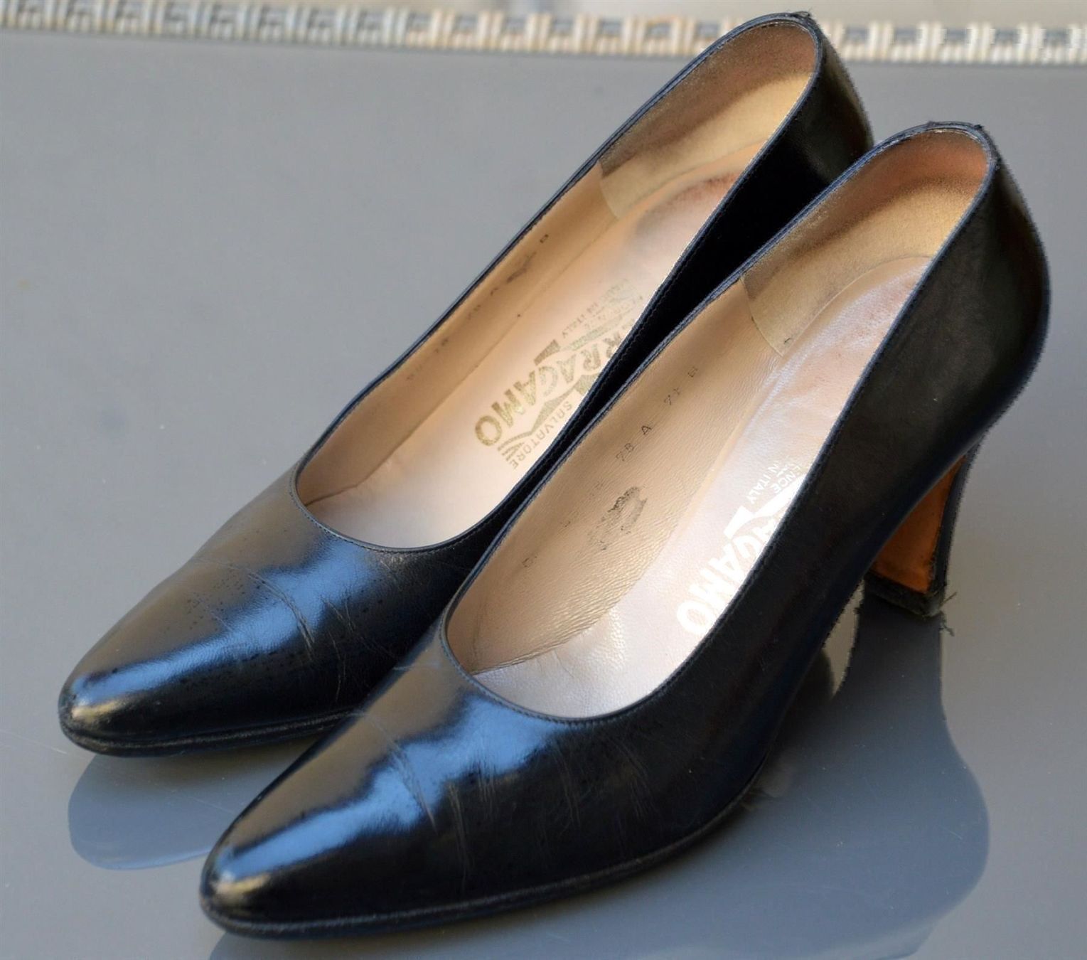 Salvatore Ferragamo Scarpe da donna: Pumps Saolvatore Ferragamo .38 /  7,5 – Usato da Collonges venduto da Auganien 3