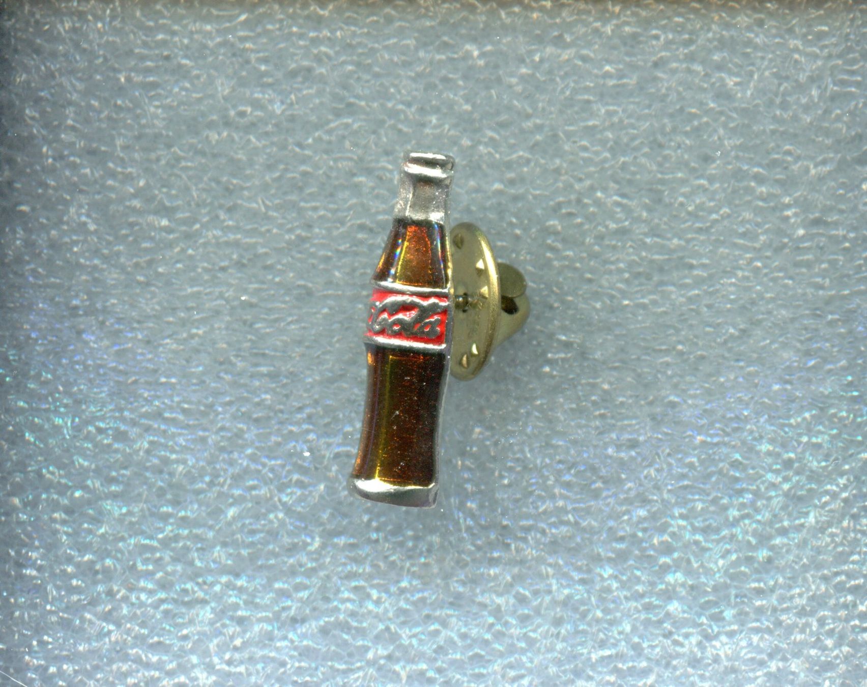 Coca-Cola Placchette & Badge: Coca Cola  3D  FLASCHE – Usato da Winterthur venduto da Sammleroase