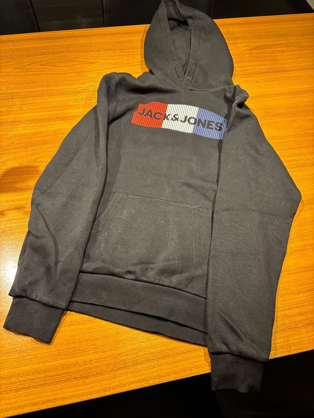 Pulls et sweat-shirts: Kapuzenpullover Jack & Jones, Grösse 176 – D'occasion à Dietwil par daro02