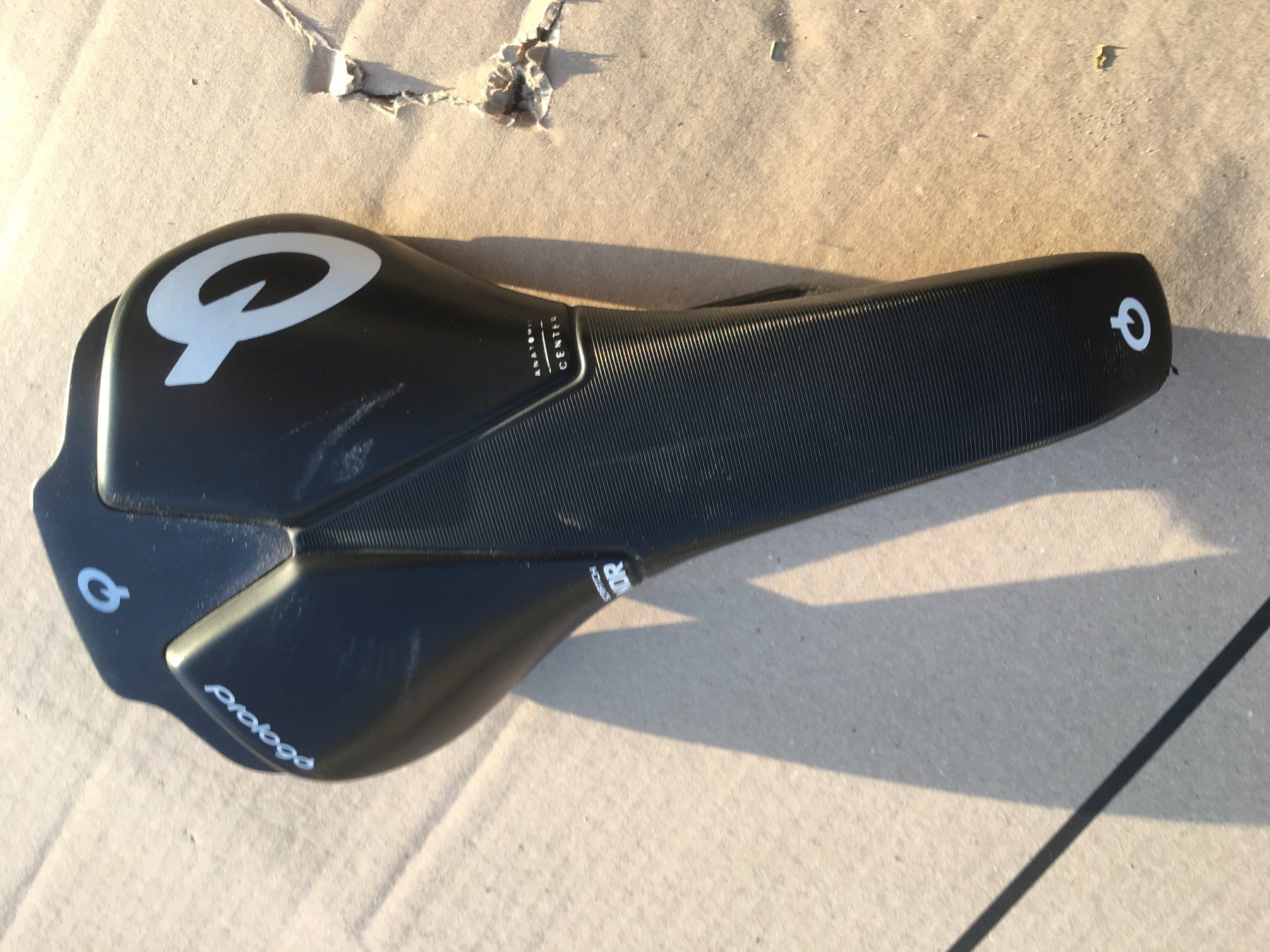 Ersatzteile: Leichte MTB-Sättel mit Carbongestell – Gebraucht aus Diemerswil von Raskolnik