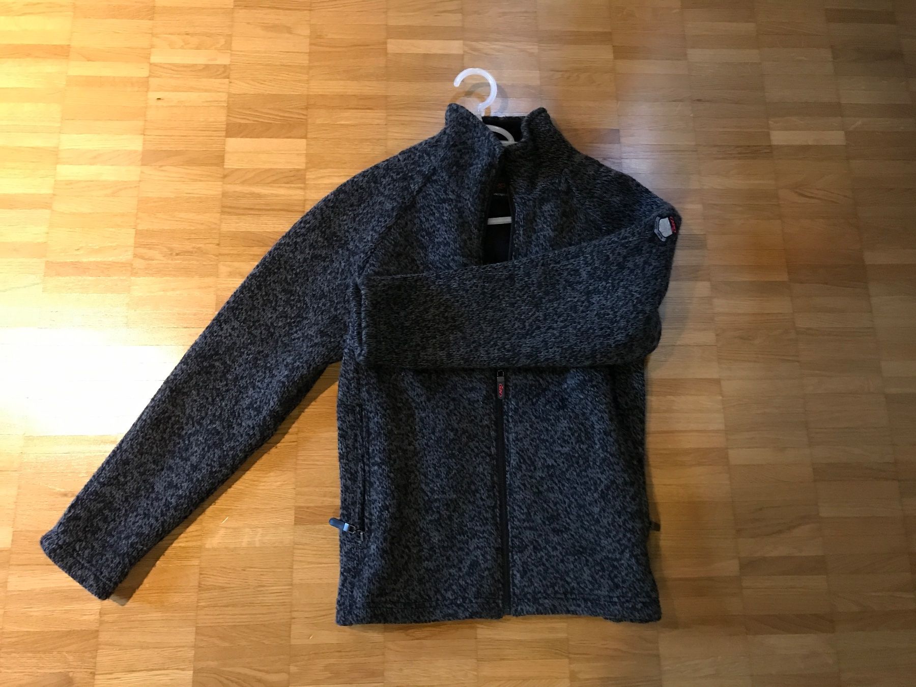 Giacche: Strickjacke warm gefüttert Gr S – Usato da St. Margrethen SG venduto da kellenbh 1