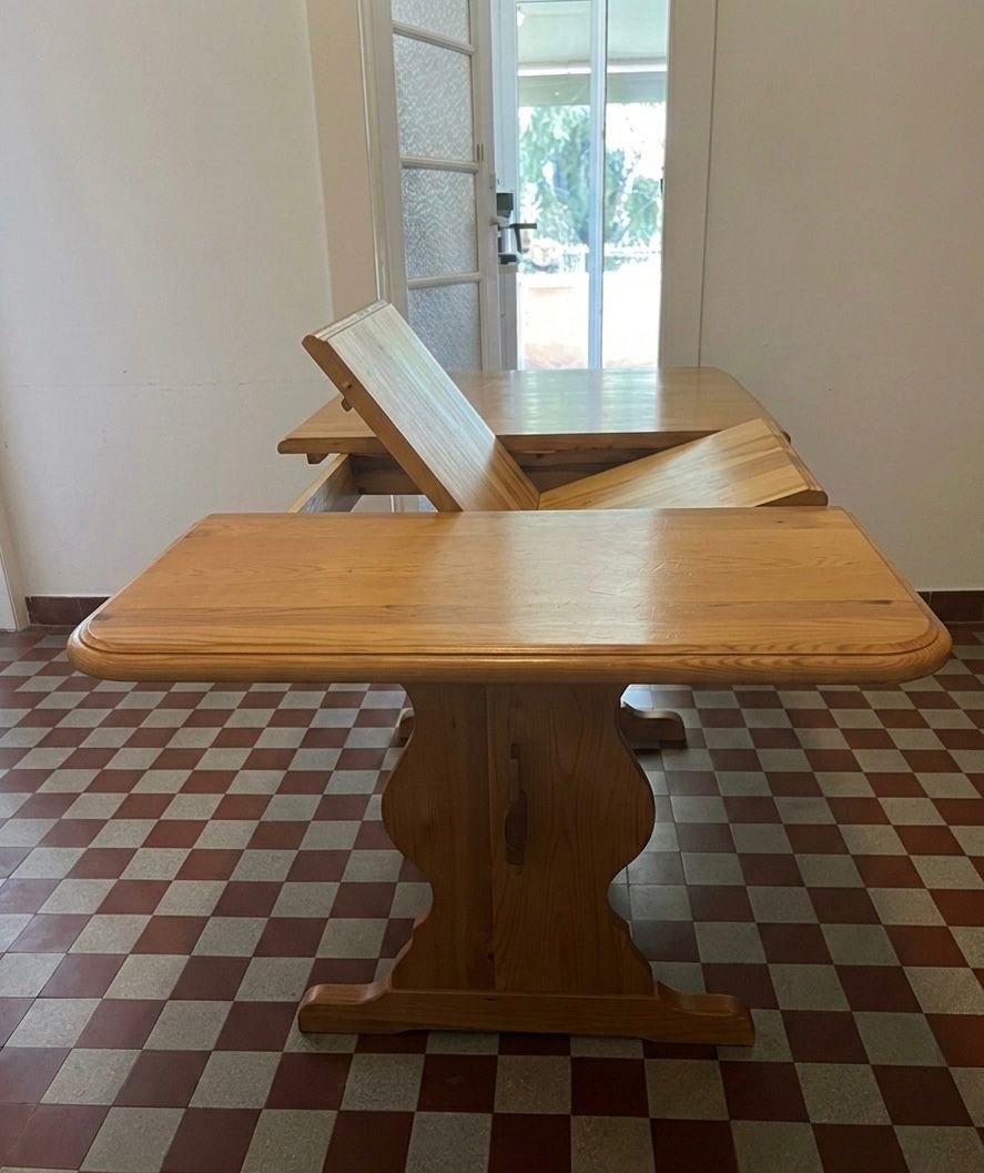 Tavoli: Grande table à manger en pin massif, rallonge intégrée – Usato da Lausanne venduto da Jenigong 1