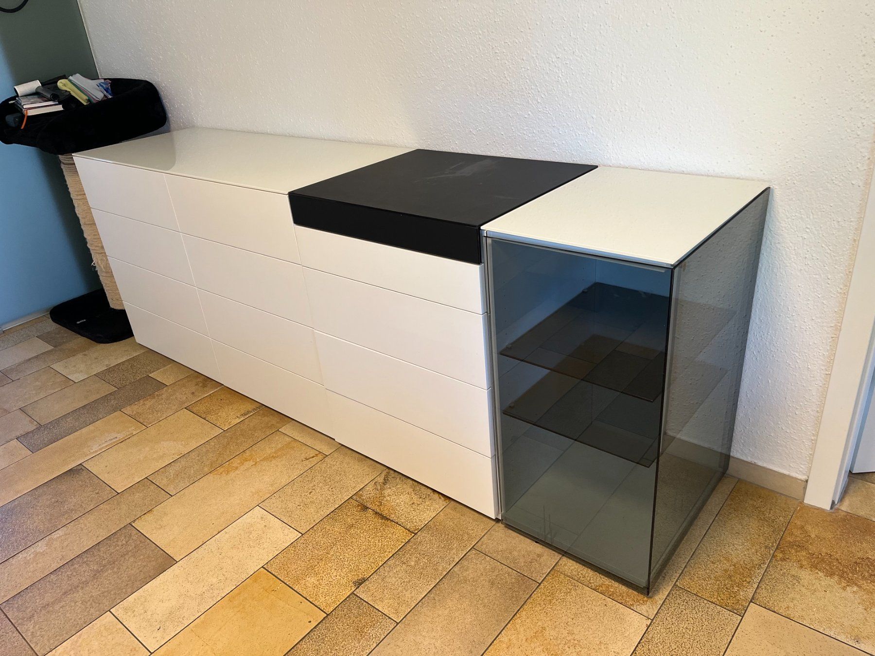 Kommoden: Modernes Sideboard Hochglanz Weiss-Schwarz Vitrine Barklappe – Gebraucht aus Leuggern von Yzerman2 2