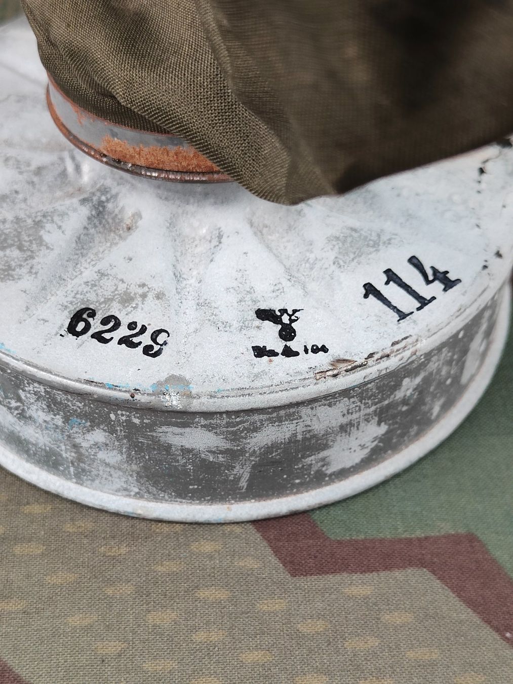 Uniformen: Gasmaske M44 mit Filter (zivil) – Gebraucht aus Bauma von SwissMilitaria 3
