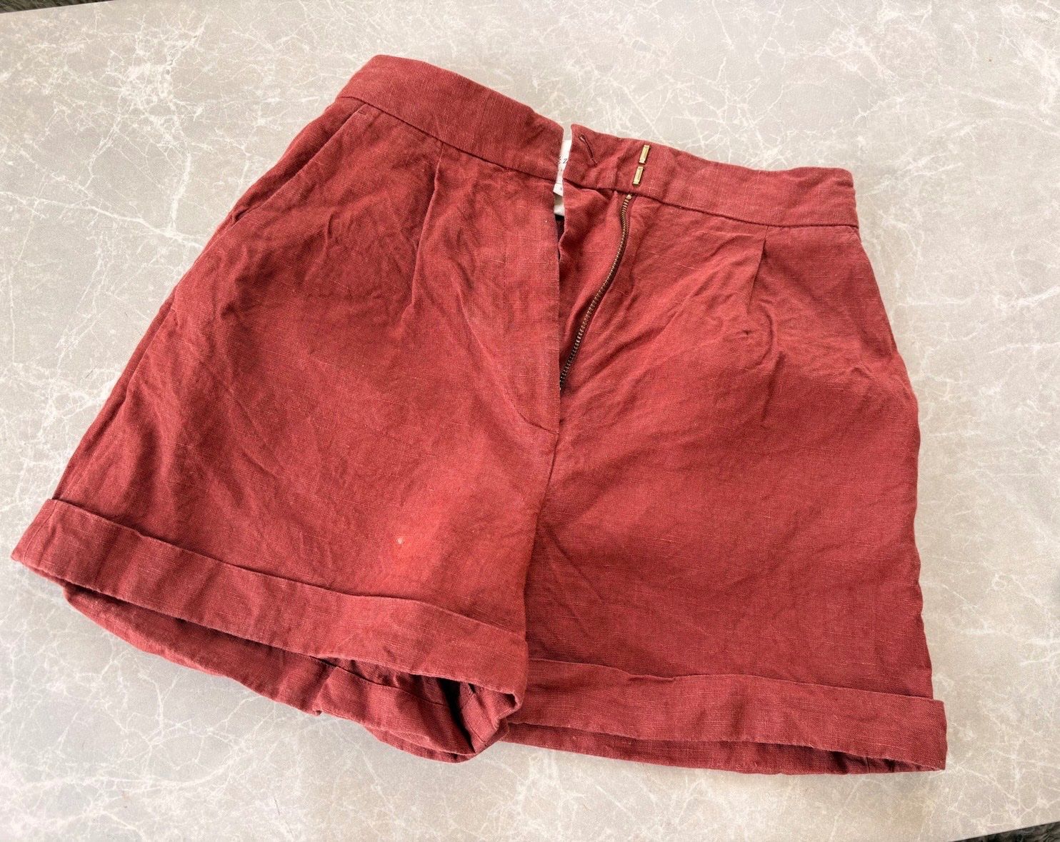 Sezane Hosen: SEZANE SHORTS GR. 34 – Gebraucht aus Bern von saendi95
