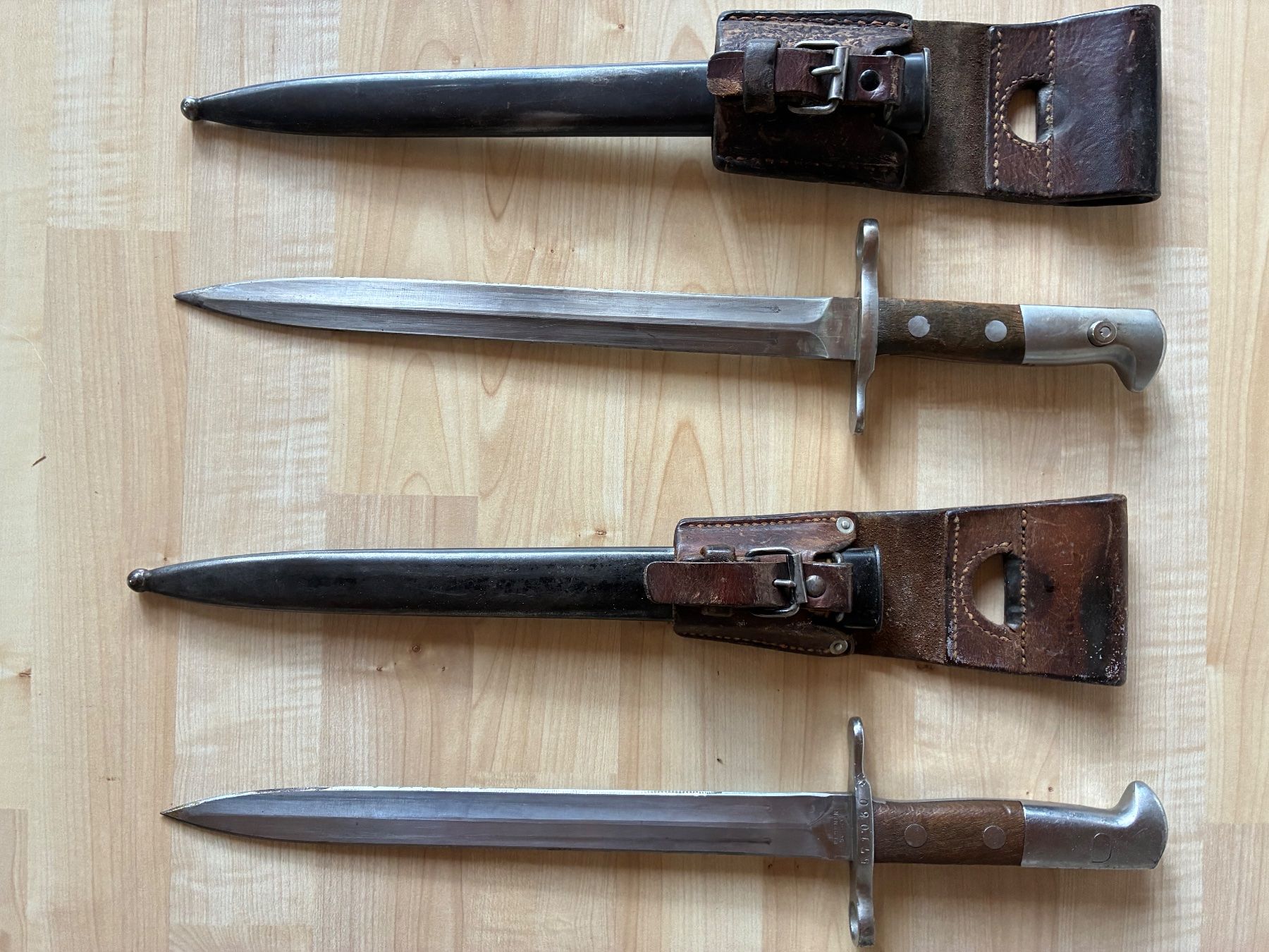 Armée suisse Armes blanches: Bajonette Schweizer Armee – D'occasion à Dörflingen par Lobo61