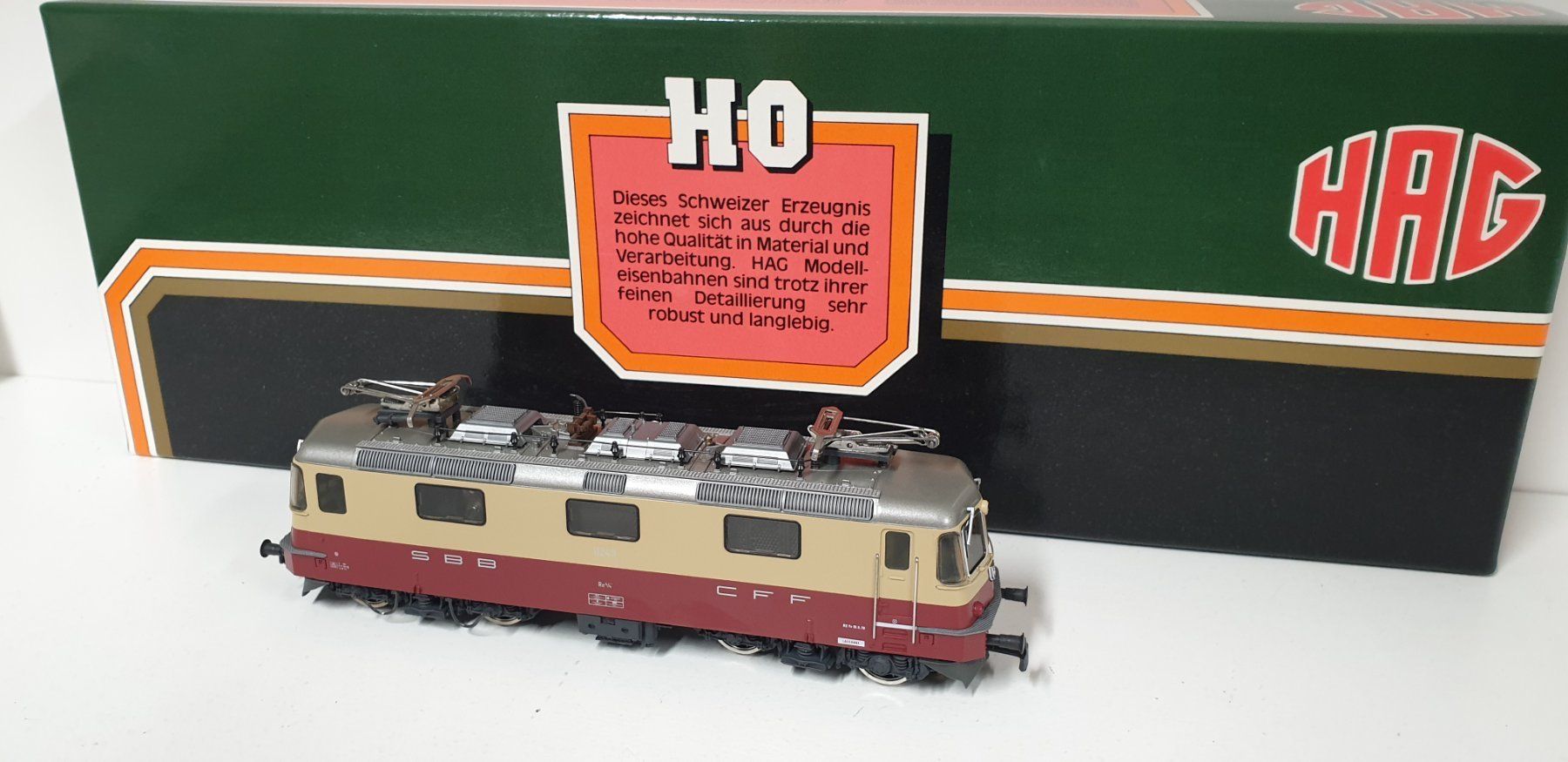 Hag Modellini di ferrovie: Hag SBB Re4/4 TEE H0/AC Nr.216 – Nuovo (secondo la descrizione) da Neuenhof venduto da ludovicco 1