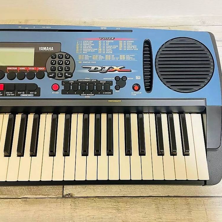 Synthétiseur Yamaha DJX PSR-D1 (vintage) (D'occasion) à Renens VD