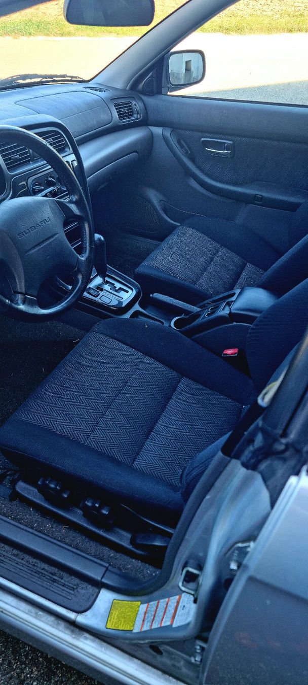 Subaru Automobili: Subaru Legacy 2.0 4WD – Difettoso da Rüegsauschachen venduto da new_h88y 3