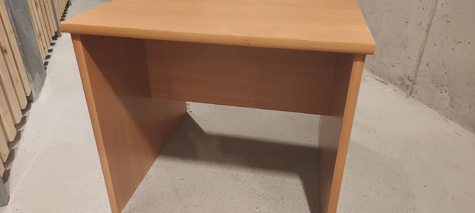 Tavoli: Holztisch / Beistelltisch, gut erhalten, – Usato da Glattpark(Opfikon) venduto da Uthyla 1