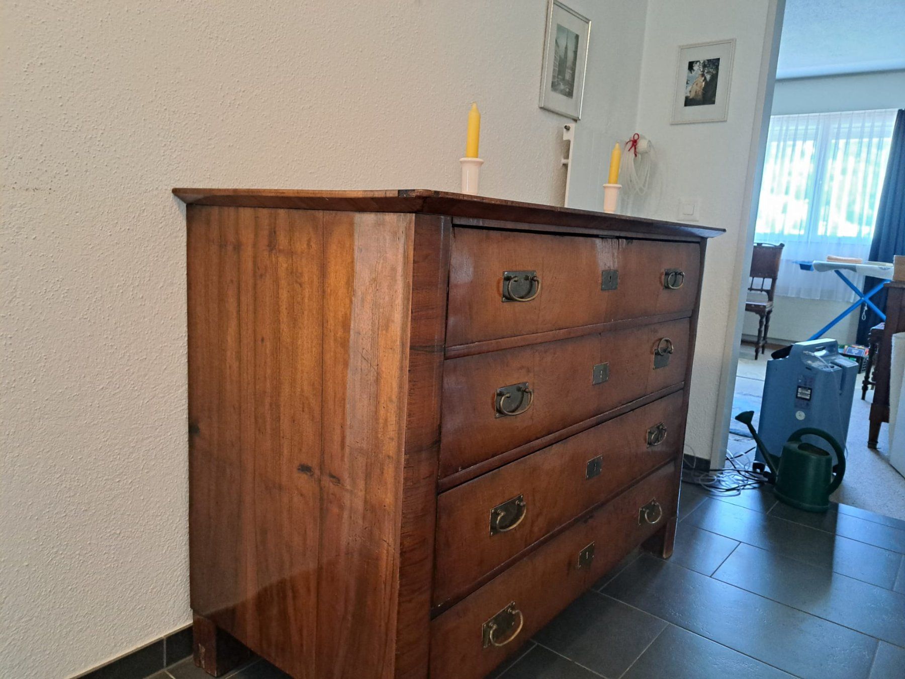 Cassettiere: Antike Kommode aus Nussbaumholz, elegant & stabil – Usato da Biel/Bienne venduto da vincza2012 1