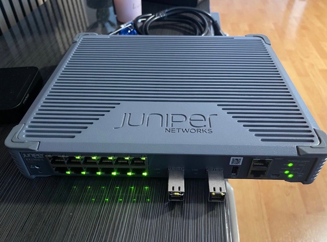 Interruttori: Juniper EX Series EX2300-C – Usato da Bülach venduto da venni0