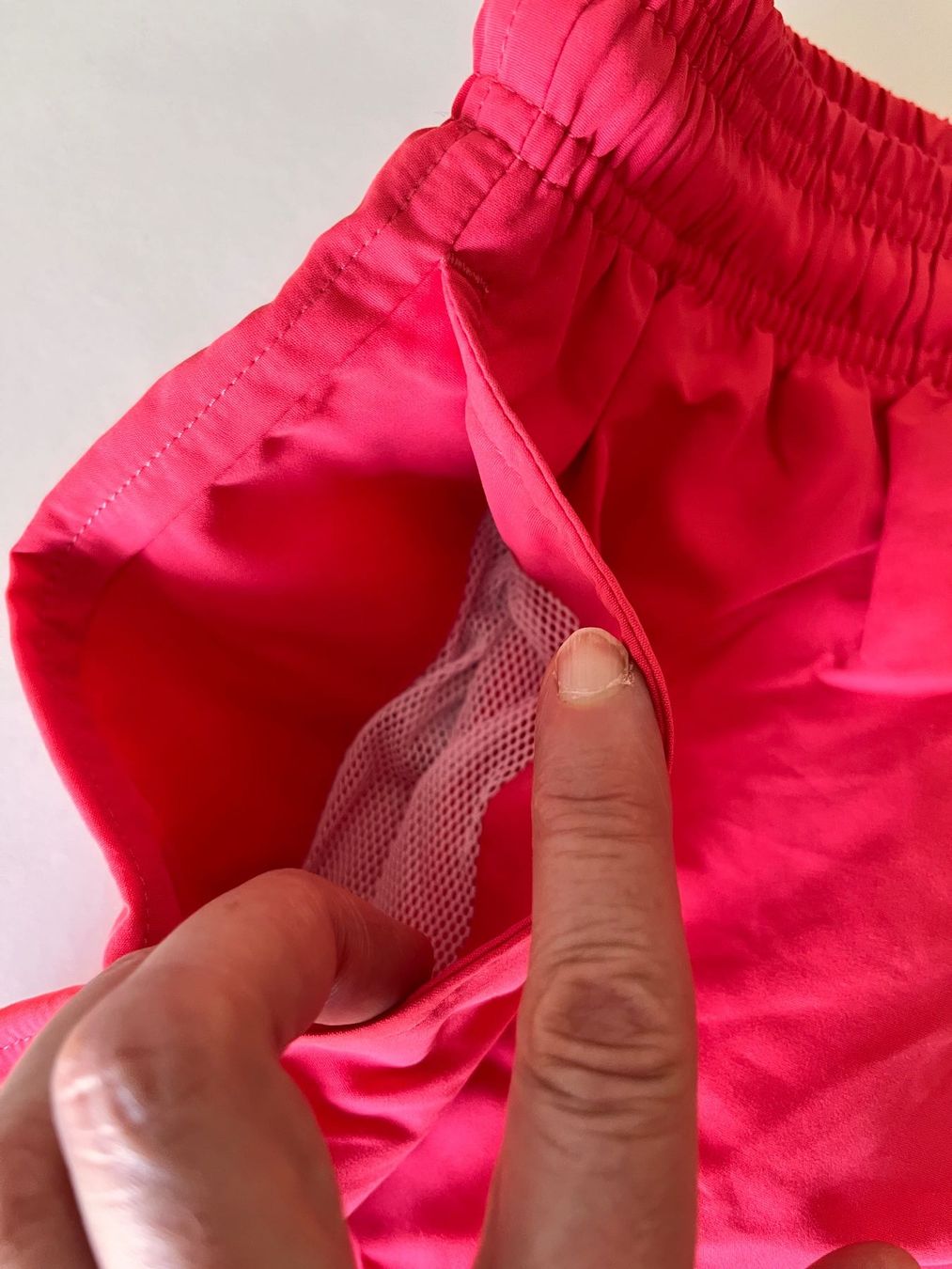 Bench Badehosen: BENCH, Badeshorts Herren, Grösse S, Farbe Hellrot – Neu und originalverpackt aus Rudolfstetten von gst_g7xl 1