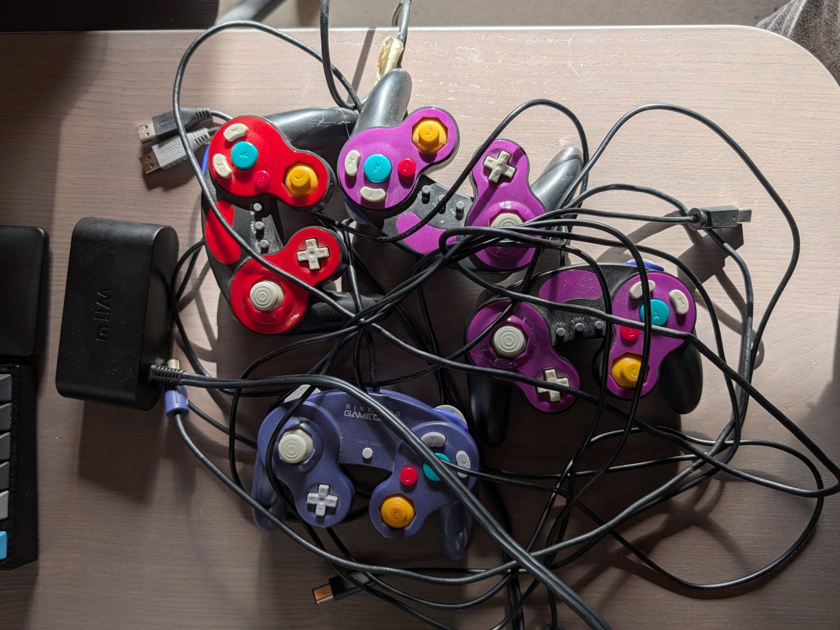 Controller: Set : 4 Gamecube controllers + WiiU USB adapter – Gebraucht aus Paudex von funkypitt