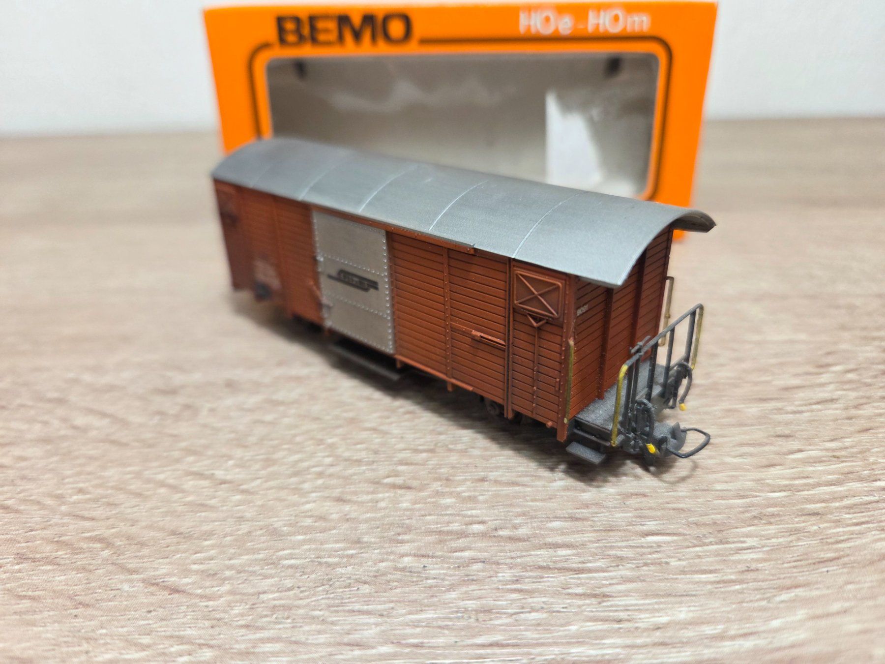 Bemo Modellini di ferrovie: Bemo 2261 Güterwagen RhB H0m – Usato da St-Aubin-Sauges venduto da Lo_Go 3