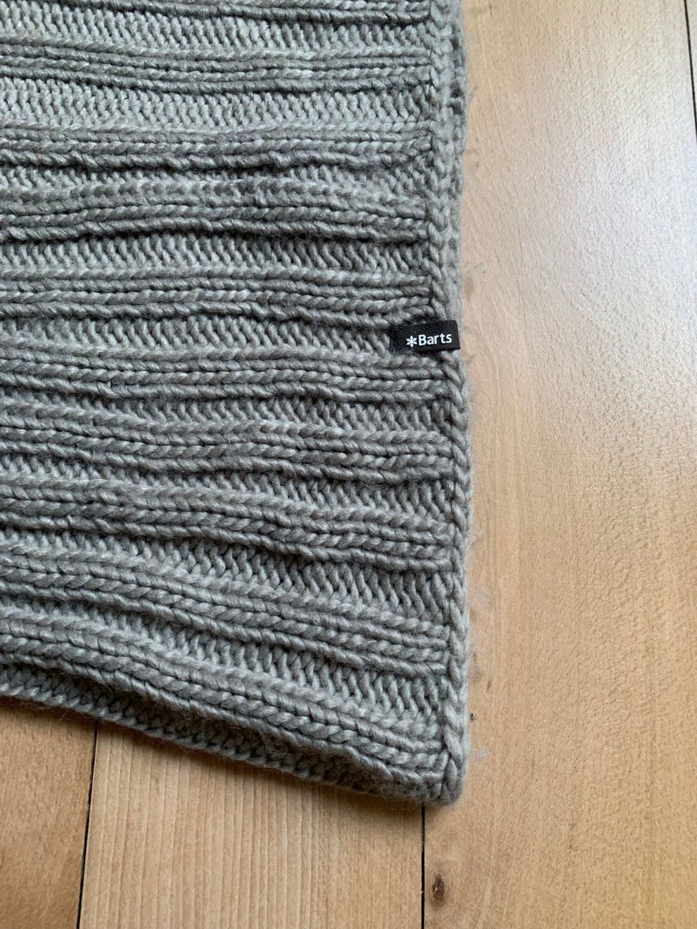 Barts Foulard & Sciarpe: BARTS - Loop Strickschal taupe – Usato da Zürich venduto da Diazaio 2