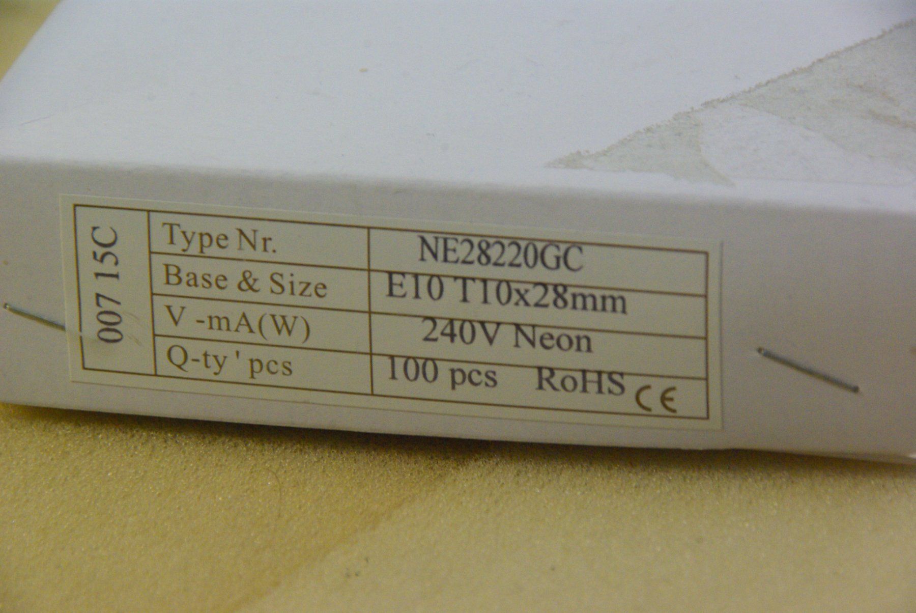 Lampade: 50x Glühbirnen E10 - 240V Neon - – Nuovo (secondo la descrizione) da Herisau venduto da Cevianer1844 1